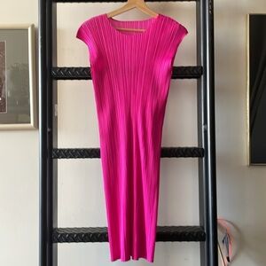 Issey Miyake size 3 med Pink Pleated Dress